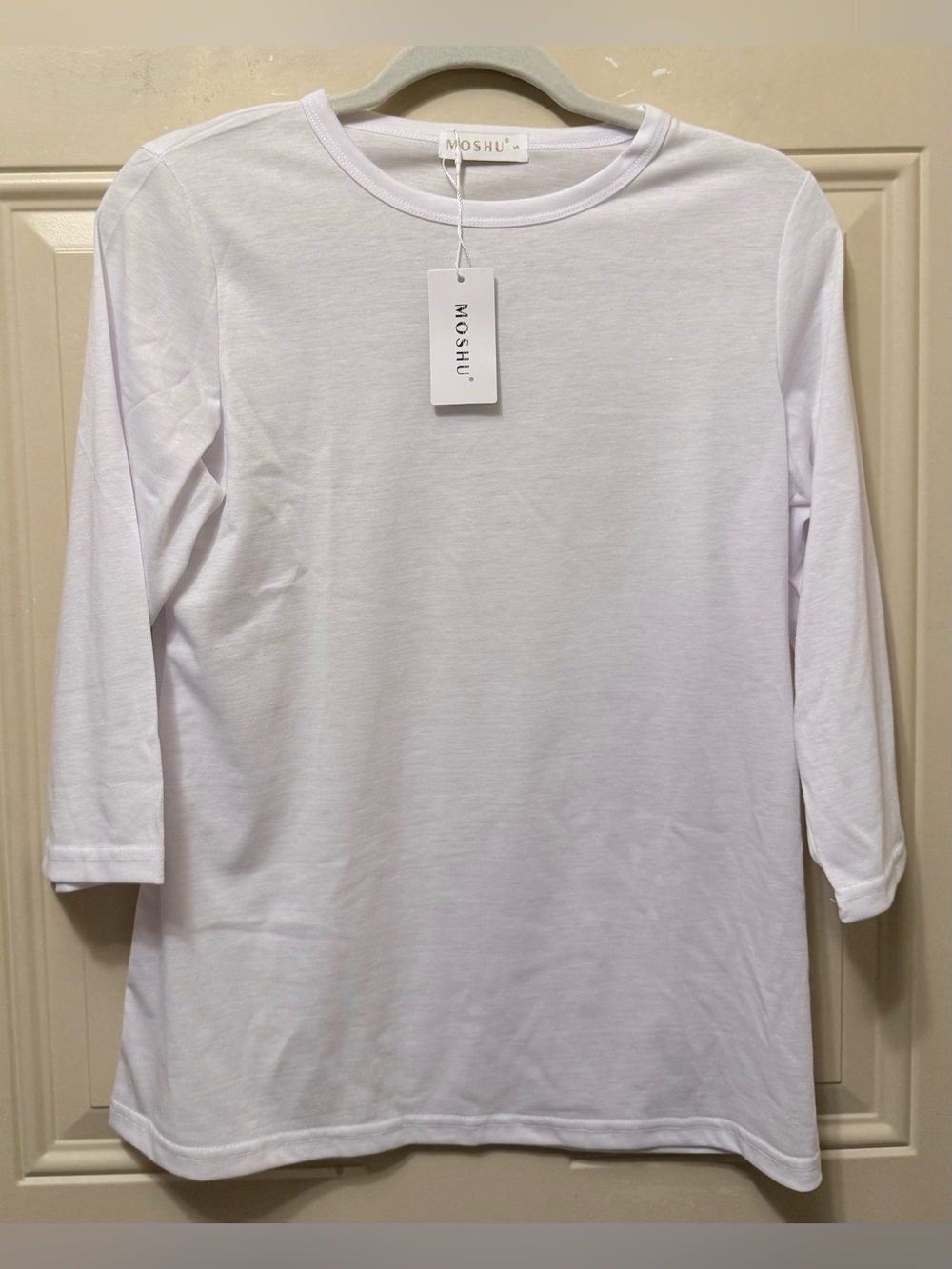 Moshu White Tee with Three Quarter Sleeves Size Small